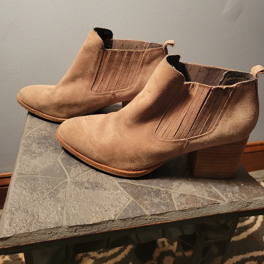 Isola Ankle Booties Size 8